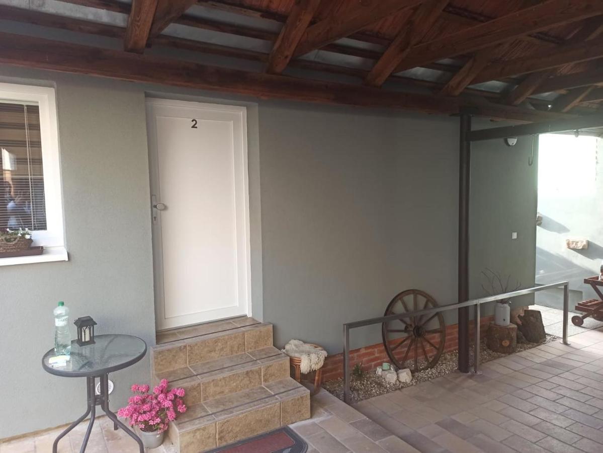Ubytovani 121 - Hlohovec Buitenkant foto