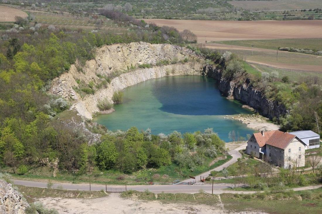 Ubytovani 121 - Hlohovec Buitenkant foto